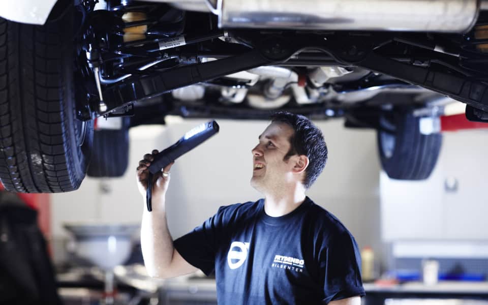 Frydenb%C3%B8-Bilsenter_Personlig-servicetekniker