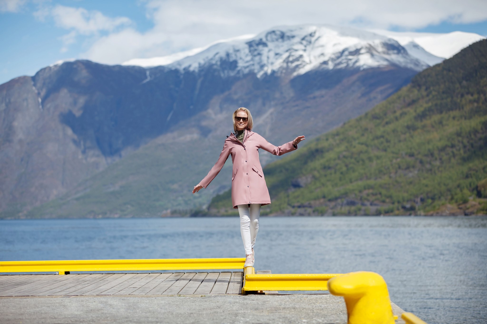 Fjordbuda_Scandinavian-Explorer-Raincoat