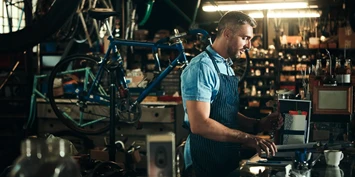 Nets_bike_shop_owner