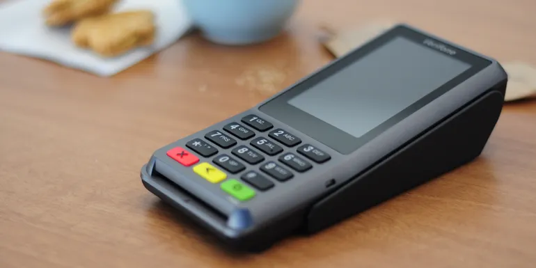 iCT250E - stasjonær betalingsterminal