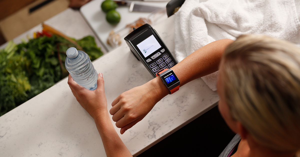 kontaktlos fitbit-og-garmin gb nordeanews no